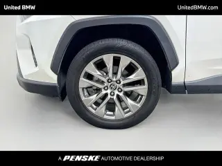 Toyota RAV4 2021 XLE Premium 4dr SUV