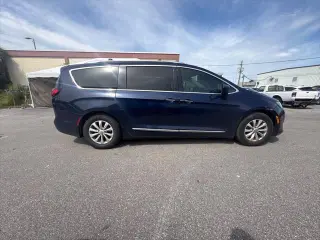 Chrysler Pacifica 2018 Touring L Minivan de 4 puertas