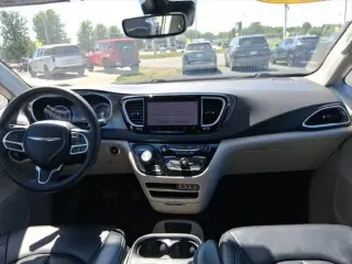Chrysler Pacifica 2024 Touring L 4dr Minivan