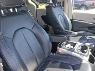 Chrysler Pacifica 2024 Touring L 4dr Minivan