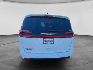 Chrysler Pacifica 2024 Touring L 4dr Minivan