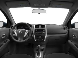 Nissan Versa 2017 1.6 SV 4dr Sedán