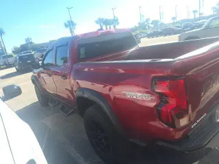 Chevrolet Colorado 2024 4x4 Trail Boss 4dr Crew Cab 5 ft. SB