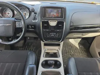 Chrysler Town and Country 2016 Limited 4dr Mini-Van