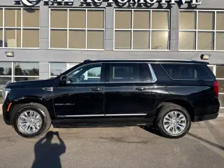 2025 GMC Yukon XL 4WD Denali