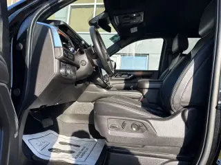 2025 GMC Yukon XL 4WD Denali