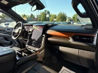 2025 GMC Yukon XL 4WD Denali