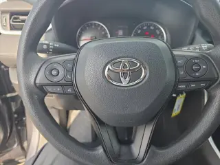 Toyota RAV4 2021 LE 4dr SUV