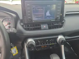 Toyota RAV4 2021 LE 4dr SUV