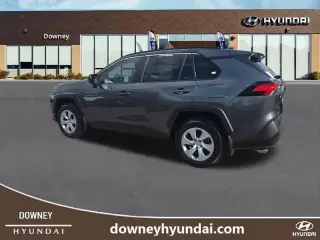 Toyota RAV4 2021 LE 4dr SUV