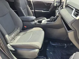 Toyota RAV4 2024 LE 4dr SUV