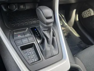 Toyota RAV4 2024 LE 4dr SUV