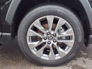 Toyota RAV4 2023 XLE Premium 4dr SUV