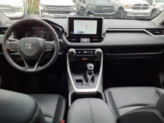 Toyota RAV4 2023 XLE Premium 4dr SUV