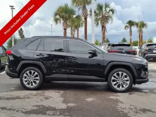 Toyota RAV4 2023 XLE Premium 4dr SUV