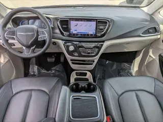Chrysler Pacifica Plug-In Hybrid 2024 Select 4dr Mini-Van