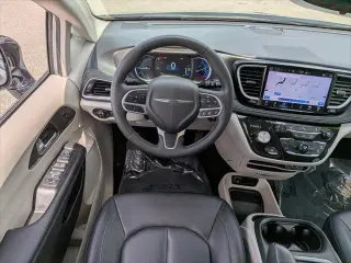 Chrysler Pacifica Plug-In Hybrid 2024 Select 4dr Mini-Van