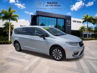 Chrysler Pacifica Plug-In Hybrid 2024 Select 4dr Mini-Van