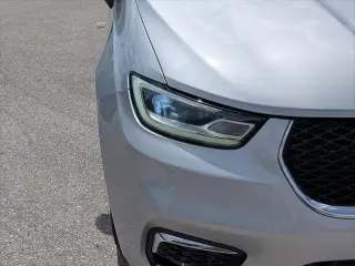 Chrysler Pacifica Plug-In Hybrid 2024 Select 4dr Mini-Van