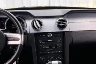 Ford Mustang 2005 GT Deluxe 2dr Fastback