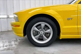 Ford Mustang 2005 GT Deluxe 2dr Fastback