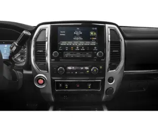 Nissan Titan 2021 4x4 SV 4p Cab de tripulación 5.6 pies SB