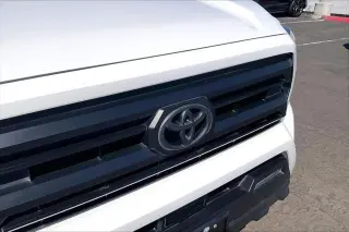 Toyota Tacoma 2024 4x2 SR5 4dr Double Cab 5.0 ft SB