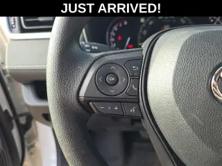 Toyota RAV4 2024 LE 4p SUV