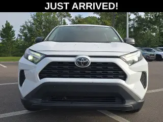 Toyota RAV4 2024 LE 4p SUV