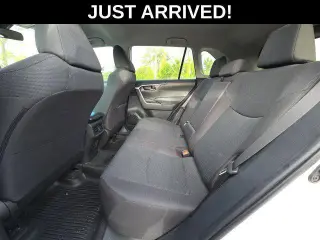 Toyota RAV4 2024 LE 4p SUV
