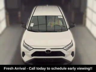 Toyota RAV4 2025 AWD LE 4p SUV