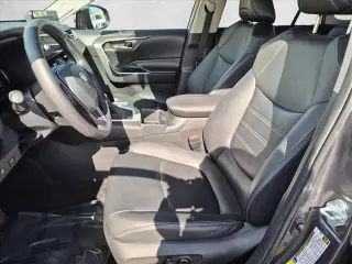 Toyota RAV4 2023 XLE Premium 4dr SUV