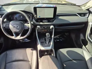 Toyota RAV4 2023 XLE Premium 4dr SUV