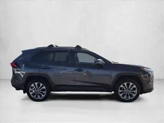 Toyota RAV4 2023 XLE Premium 4dr SUV
