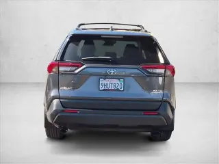 Toyota RAV4 2023 XLE Premium 4dr SUV