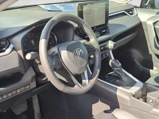 Toyota RAV4 2023 XLE Premium 4dr SUV