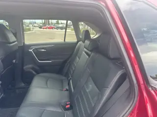 Toyota RAV4 2024 XLE Premium 4dr SUV