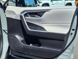 Toyota RAV4 Hybrid 2022 TRÁNSITO AWD XLE 4p SUV