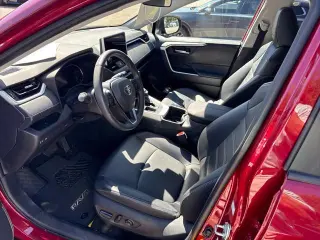 Toyota RAV4 2025 XLE Premium 4dr SUV