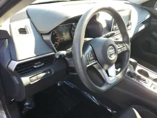 Nissan Altima 2022 AWD 2.5 SV 4dr Sedán