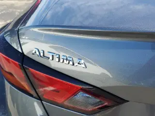 Nissan Altima 2022 AWD 2.5 SV 4dr Sedán