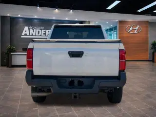 Toyota Tacoma 2024 4x2 SR 4dr Cabina Doble Doble 5.0 ft SB