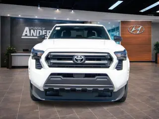 Toyota Tacoma 2024 4x2 SR 4dr Cabina Doble Doble 5.0 ft SB