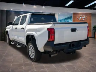 Toyota Tacoma 2024 4x2 SR 4dr Cabina Doble Doble 5.0 ft SB