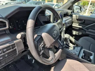 Toyota Tacoma 2025 4x2 SR5 4p Doble Cabina Doble 5.0 ft SB