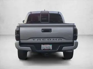 Toyota Tacoma 2016 4x2 TRD Sport 4p Doble Cabina 5.0 ft SB