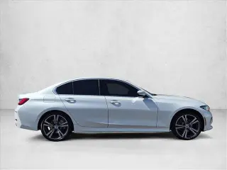 BMW Serie 3 2024 330i 4dr Sedán