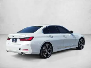 BMW Serie 3 2024 330i 4dr Sedán