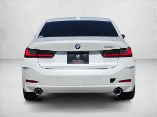 BMW Serie 3 2024 330i 4dr Sedán