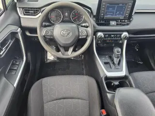 Toyota RAV4 2021 XLE 4p SUV